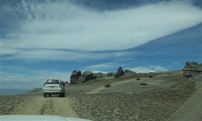 Leaning Rock / Rees Valley - Noel Pullan